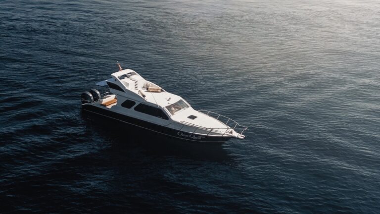 The ocean manta komodo speedboat underway, cutting across calm open water