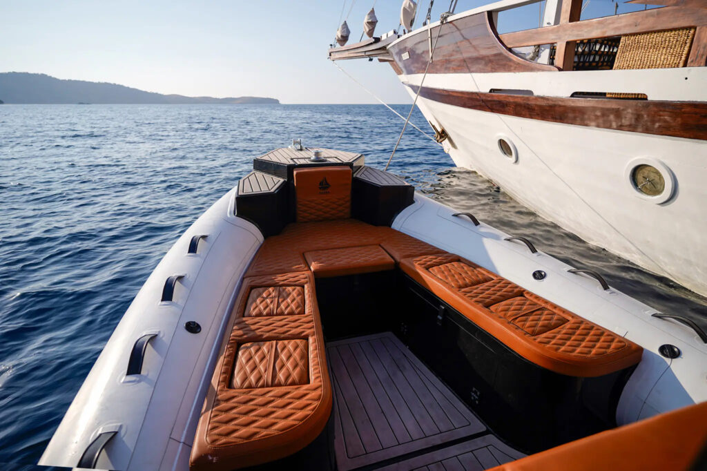 Bow seating on the Kayra tender